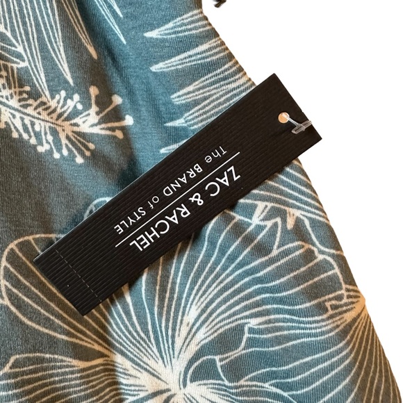 NWT Zac and Rachel XL V neck Seabed floral top.  Butterfly sleeves. - Picture 10 of 10